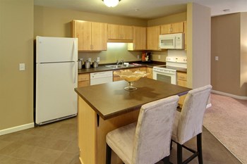 14125 Virginia Ave 1-3 Beds Apartment, Townhouse for Rent - Photo Gallery 5