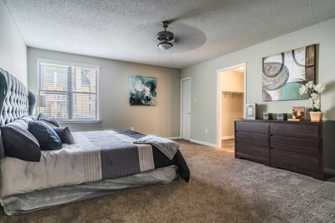 spacious bedrooms at the estates