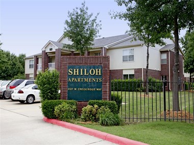 3127 West Creekridge Way 1-2 Beds Apartment for Rent - Photo Gallery 1