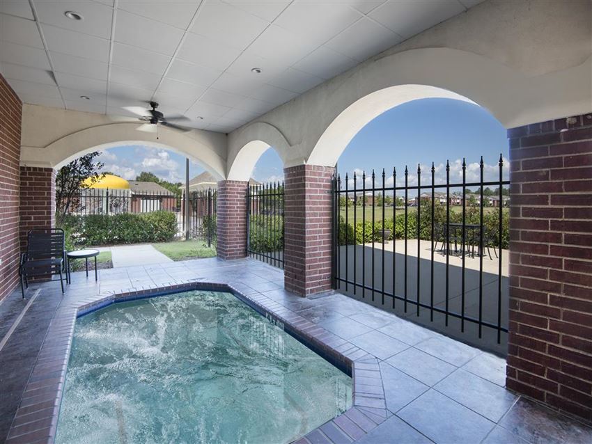 The Links At Starkville Apartments, 21 Player Lane, Starkville, MS