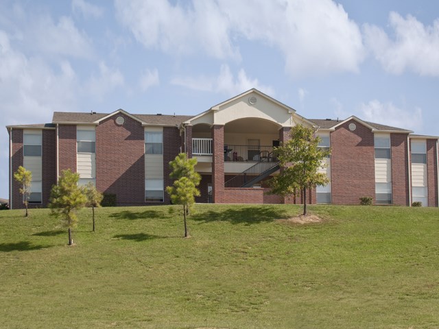 Spacious Lawn at The Links at Columbia, Columbia,Missouri
