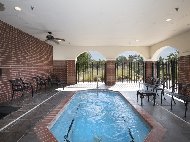 Soothing Whirlpool and Sauna at The Links at Columbia, Columbia