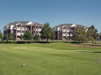 900 NE 122nd Street 1-2 Beds Apartment for Rent - Photo Gallery 2