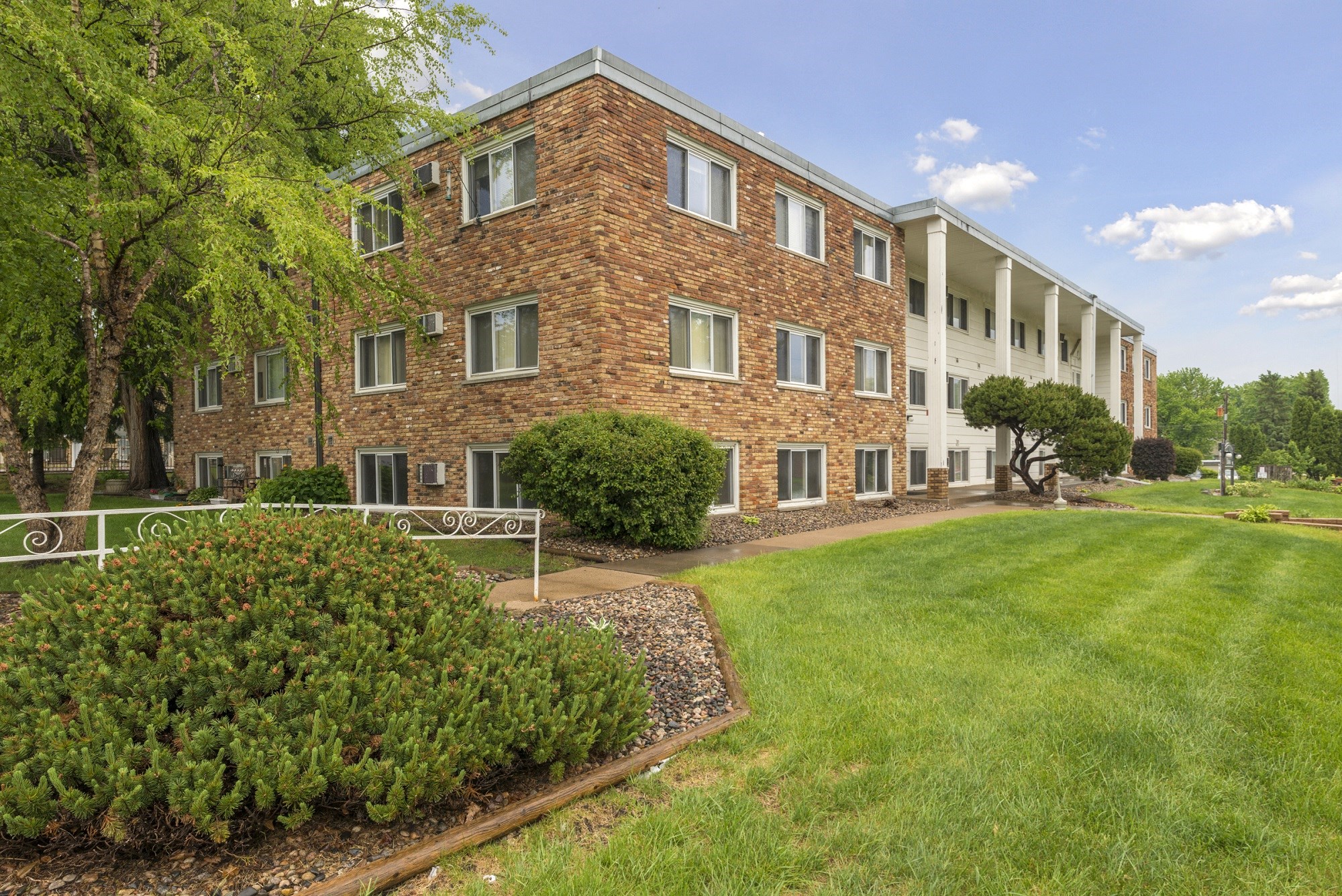 Silver Lake Apartments, 2310 Silver Lane 106, New Brighton, MN RENTCafé