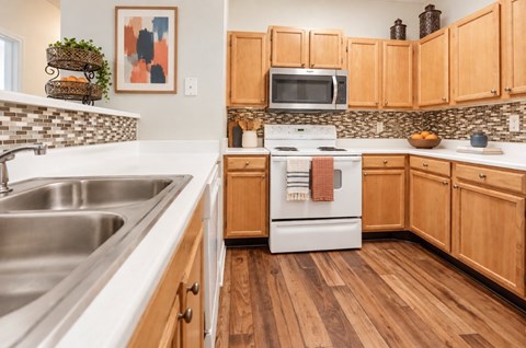 121 Northpoint Drive 3 Beds Apartment for Rent