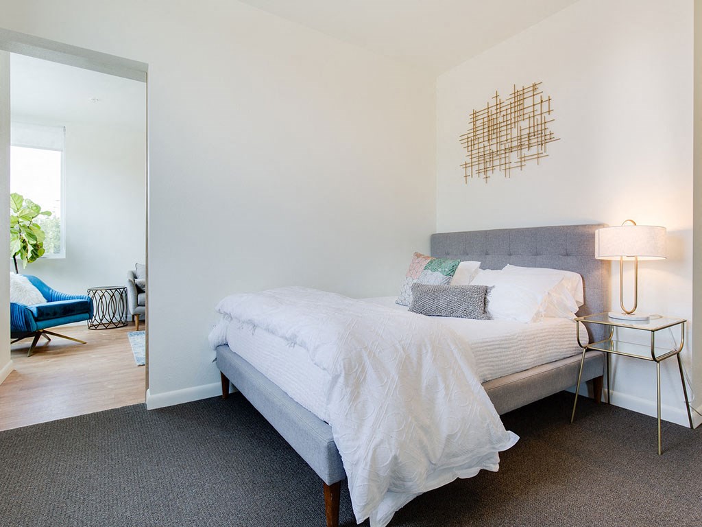 Beautiful Bright Bedroom at The Watercooler Apartments, Boise 83702