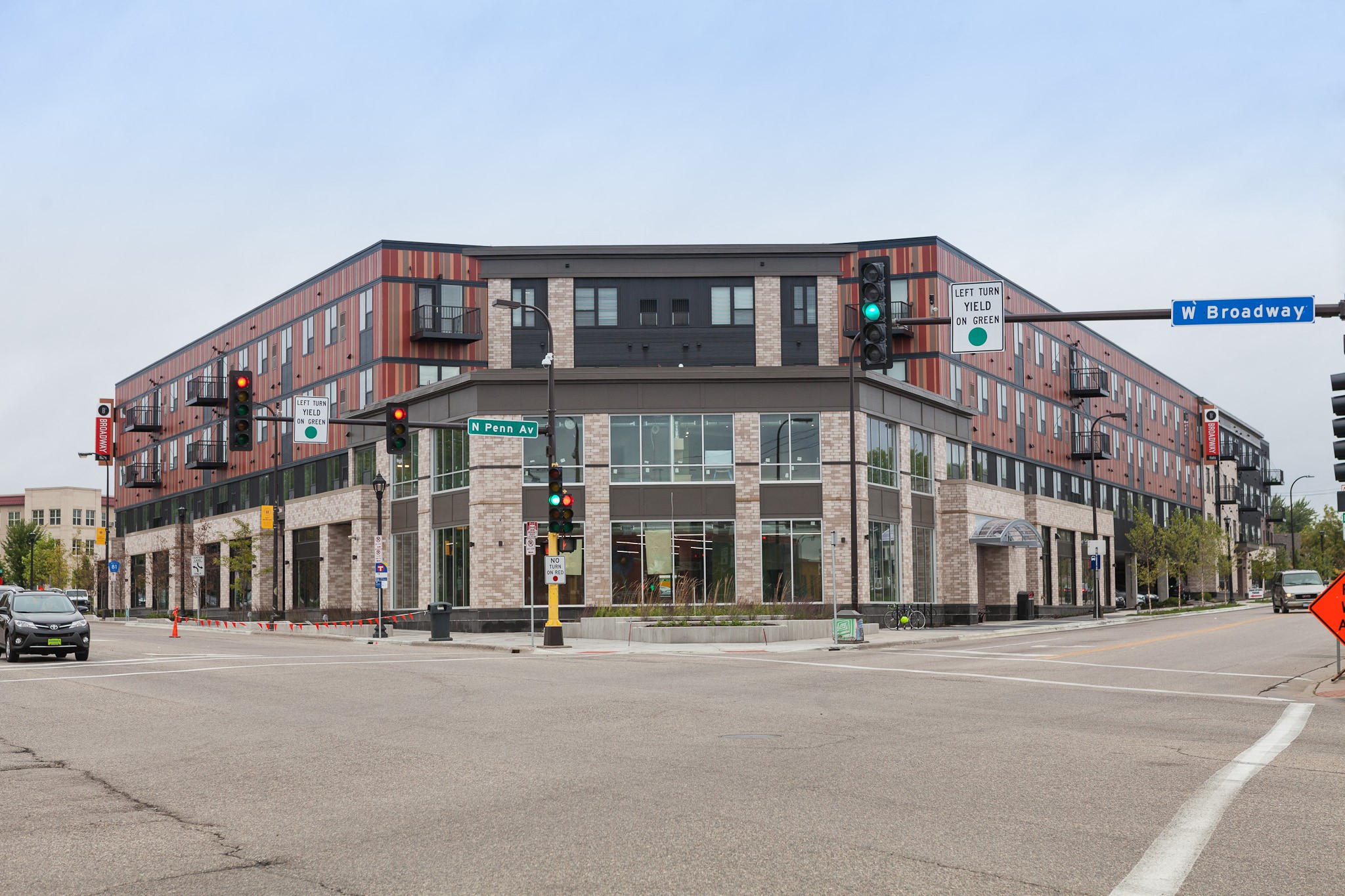 Broadway Flats Apartments in Minneapolis, MN