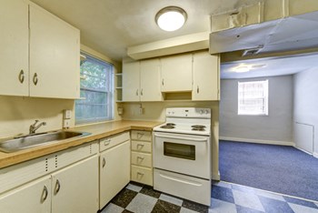611 University Kitchen - Photo Gallery 2