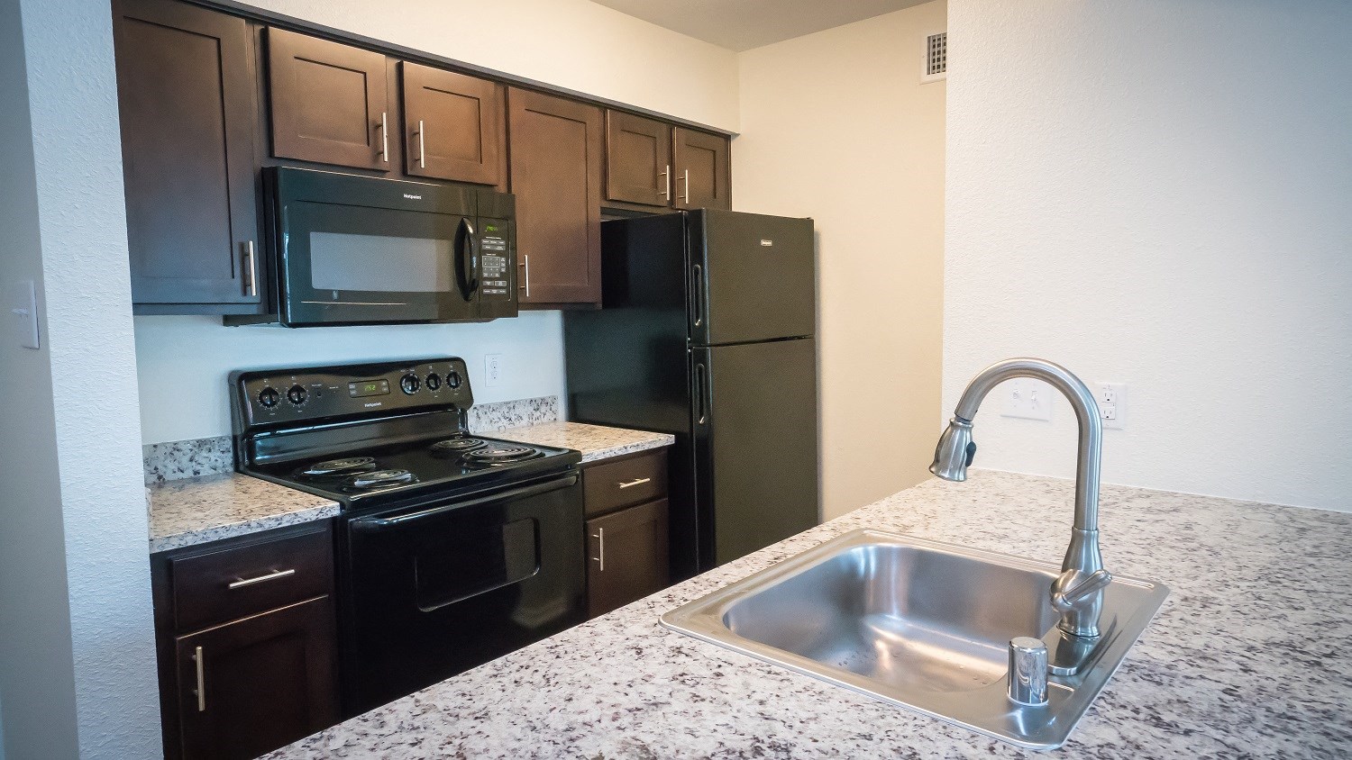 Slate Apartments Dallas, 18050 Kelly Boulevard, Dallas, TX RentCafe