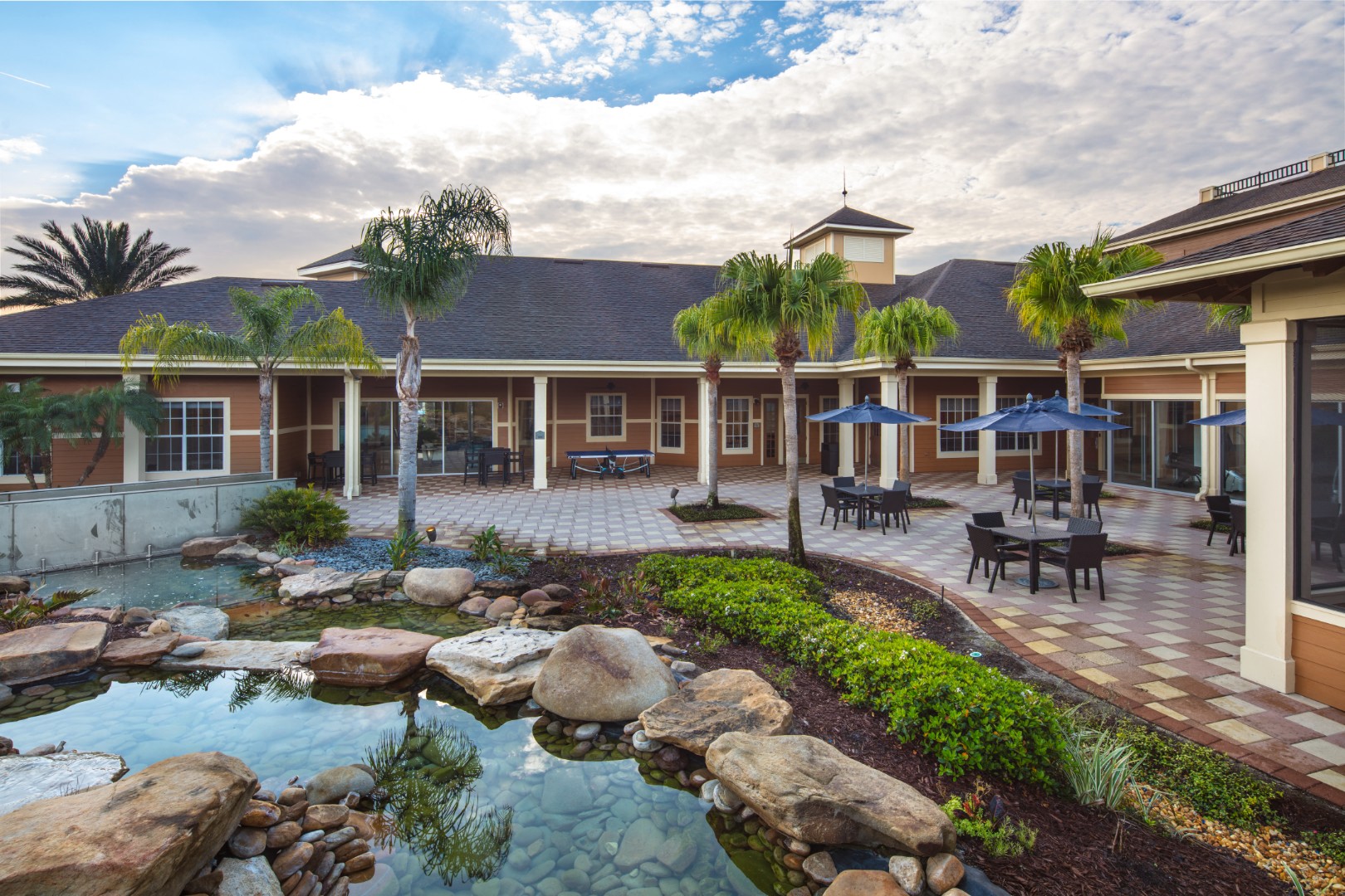 Avalon Park Apartments for Rent | 525 Avalon Park | Gallery