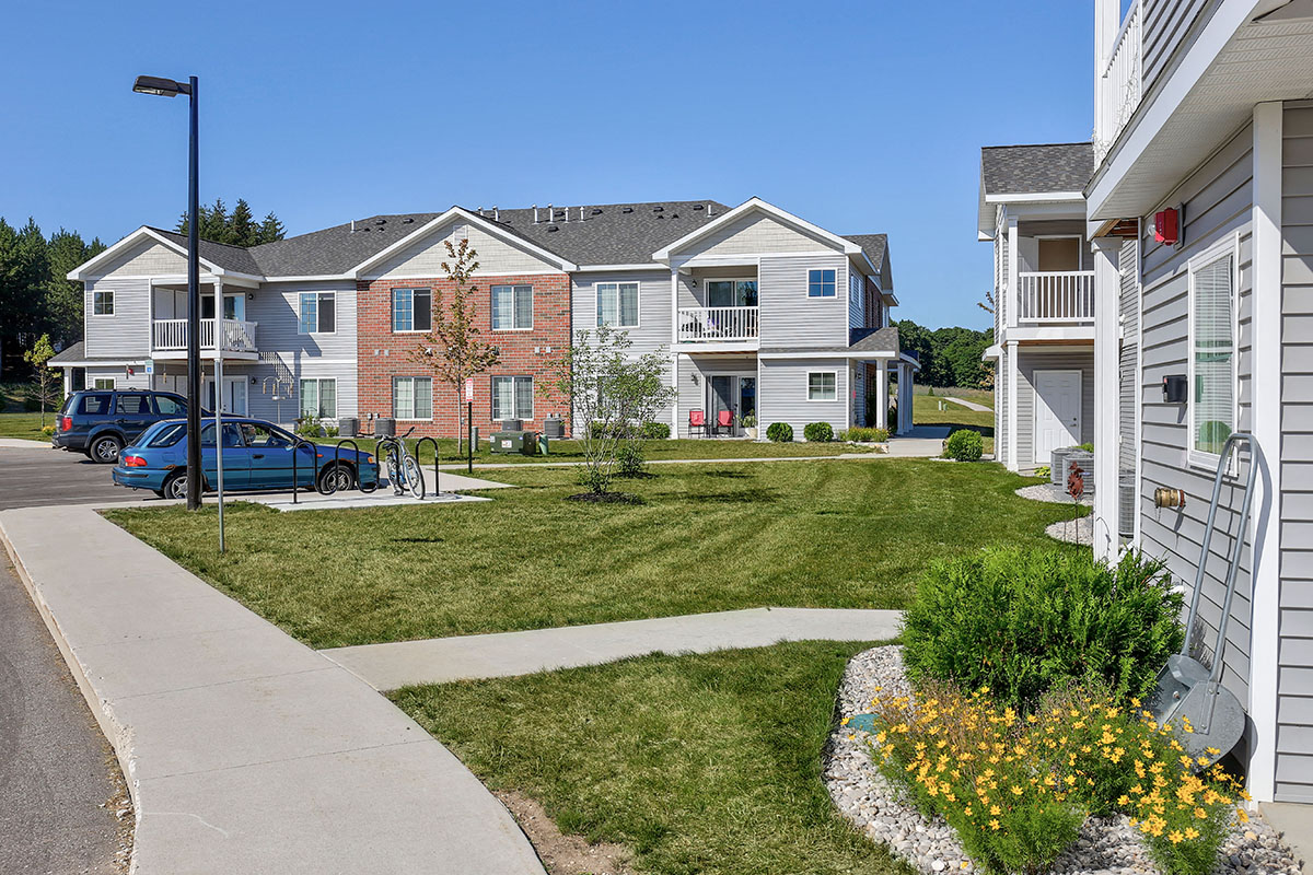 Brookside Commons apartments