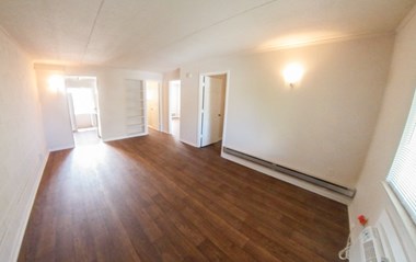 1523 Highland Avenue 2-3 Beds Apartment for Rent Photo Gallery 1