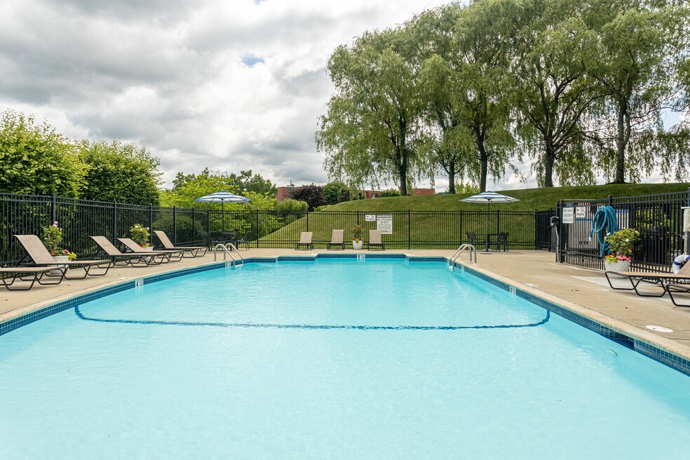 the swimming pool at the resort at governors residence
