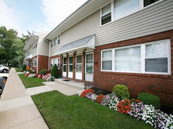645 South Forklanding Road 1-2 Beds Apartment for Rent - Photo Gallery 4