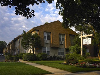 42 West Maple Avenue 1-2 Beds Apartment for Rent - Photo Gallery 2