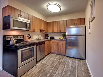 422 Main Street 1-2 Beds Apartment for Rent - Photo Gallery 5