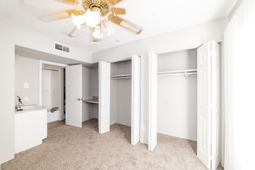 Apartment Interior at Carelton Courtyard Apartments, Galveston, TX, 77550
