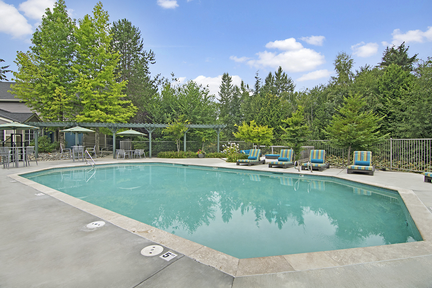 Pool Deck | Apartments In Mukilteo WA | On The Green