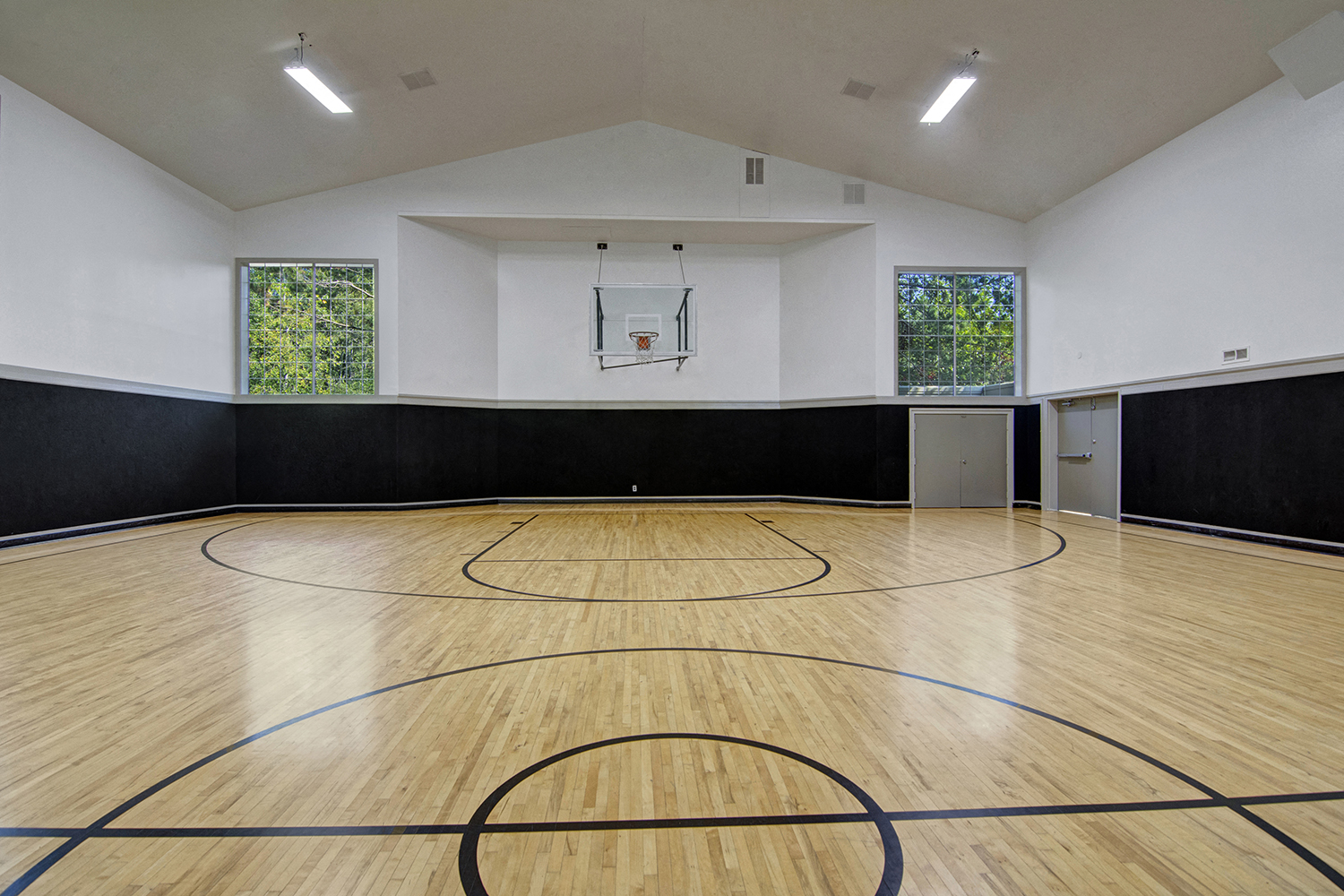 Indoor Basketball Court | Apartments For Rent In Mukilteo WA | On The Green