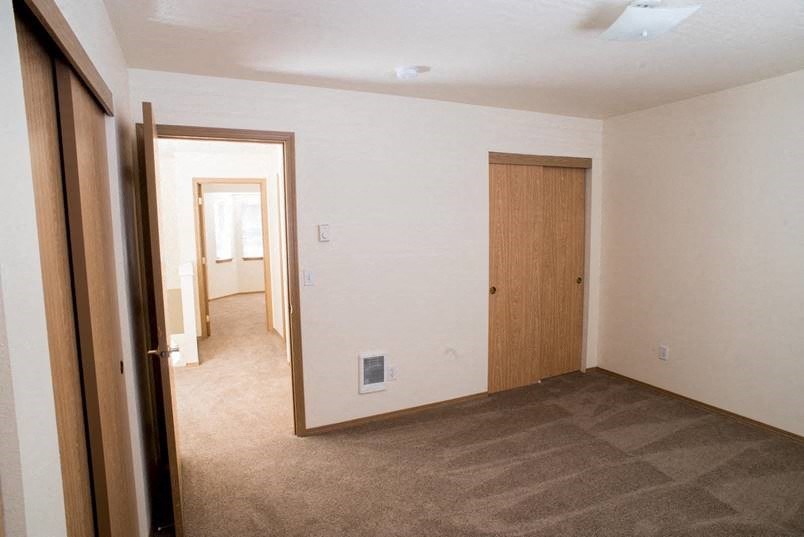 Unfurnished Bedroom at Lorence Court Apartments, Oregon, 97216