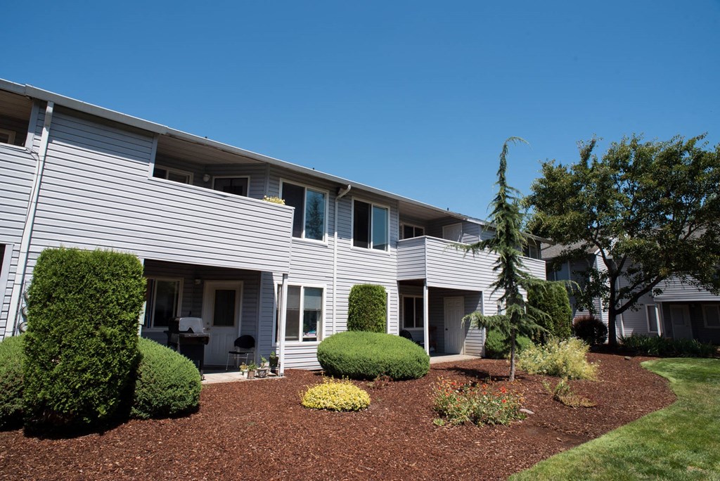 Alder Crossing Apartments, 12636 SE Alder ST Apt,1, Portland, OR RentCafe