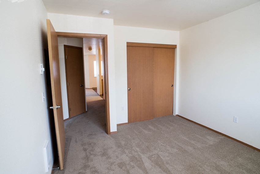 Alder Crossing Apartments, 12636 SE Alder ST Apt,1, Portland, OR RentCafe