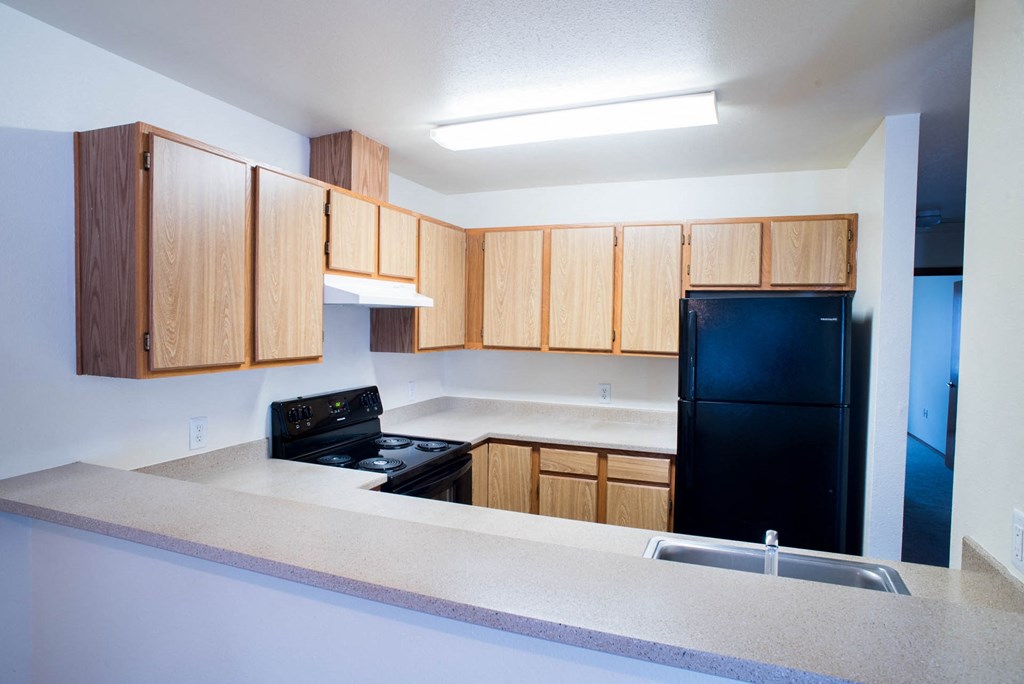 Fully Equipped Kitchen Fully Equipped Kitchen at Alder Crossing Apartments, Portland, OR, 97233