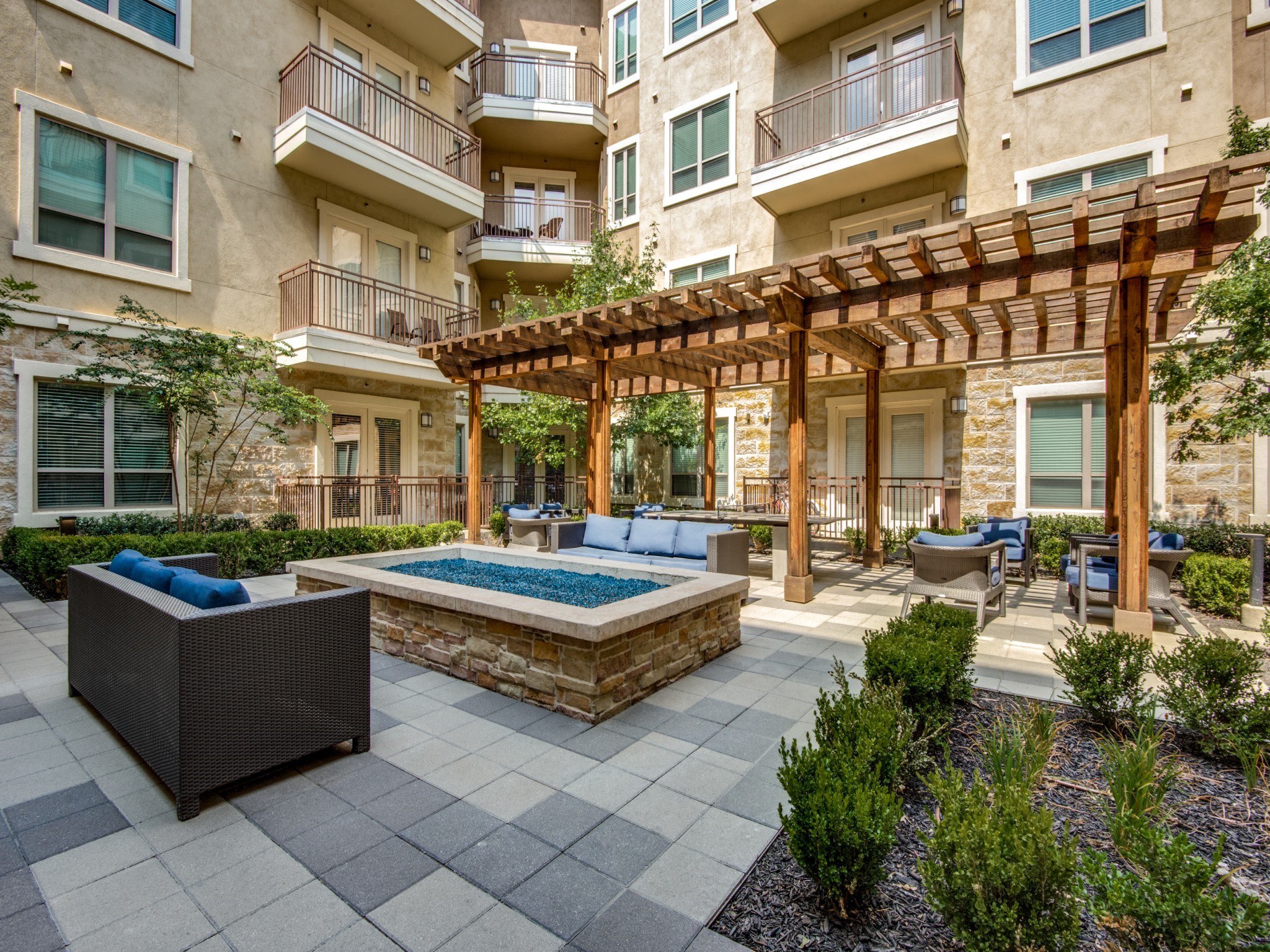 Fountain Pointe Las Colinas Apartments, 5225 Las Colinas Blvd, Irving