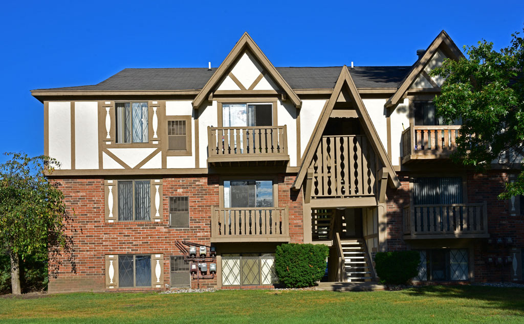 Unique Exterior Details at Woodland Place, Midland, MI
