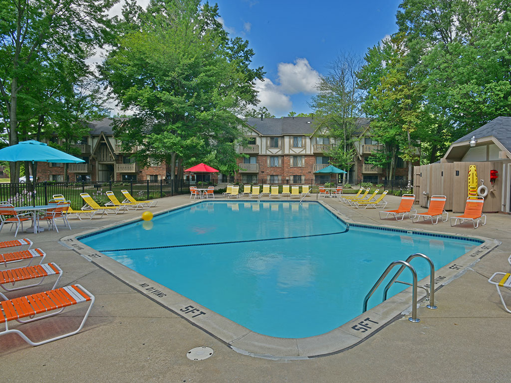 Swimming Pool and Sundeck at Woodland Place, Midland, MI, 48640