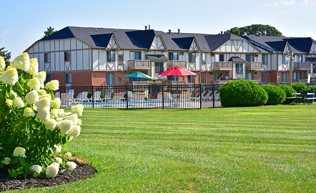 Amazing Outdoors at Perry Place, Grand Blanc, Michigan