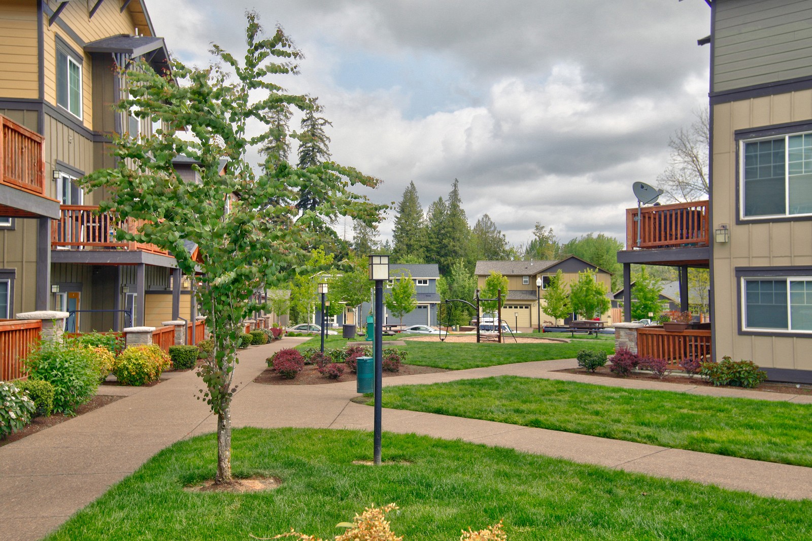 Creekview Crossing Apartments in Sherwood, OR