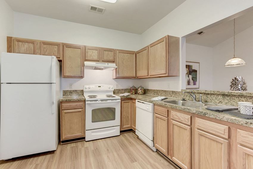 15000 Hood Cir 1-3 Beds Apartment for Rent - Photo Gallery 1
