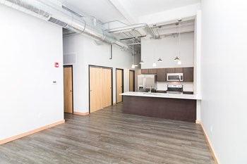 615 Pearl St 1-2 Beds Apartment for Rent - Photo Gallery 3