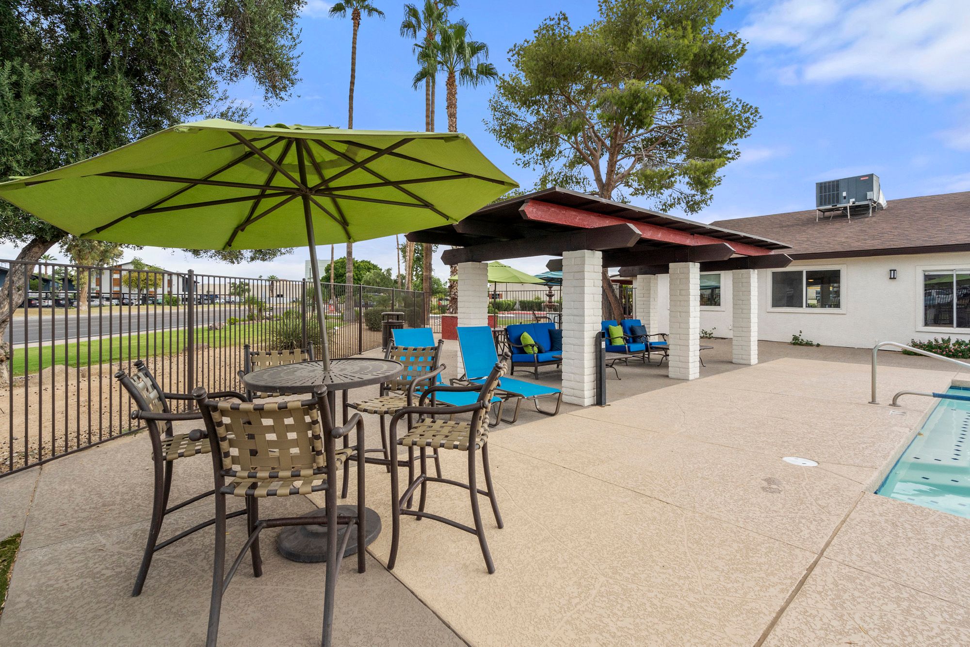 Pool, Pool Deck, Spa