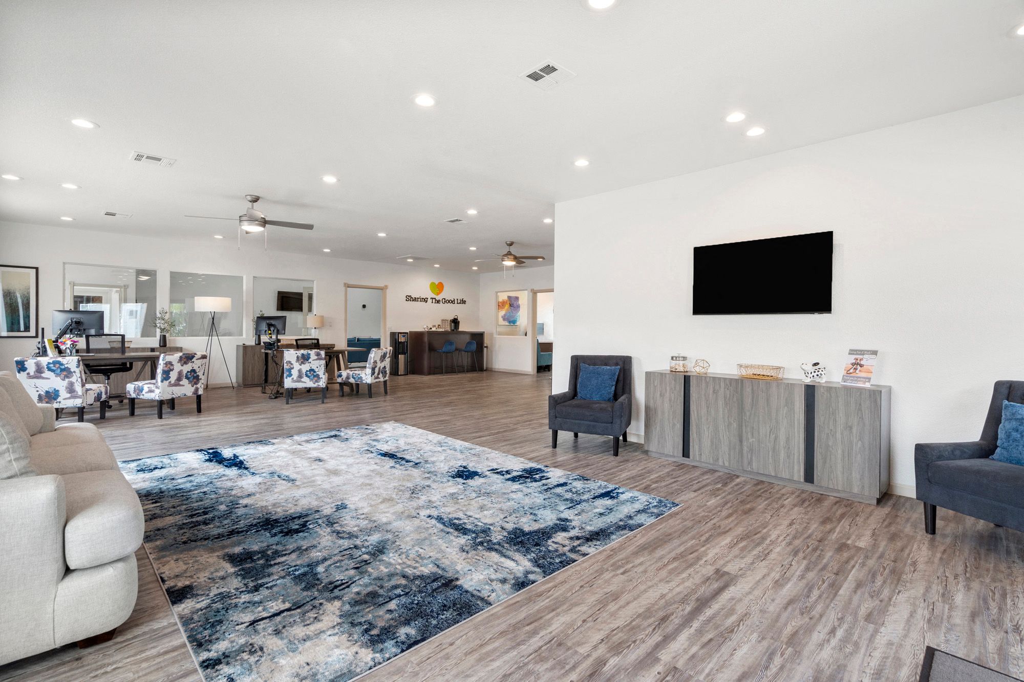 the preserve at ballantyne commons community living room with couches and chairs