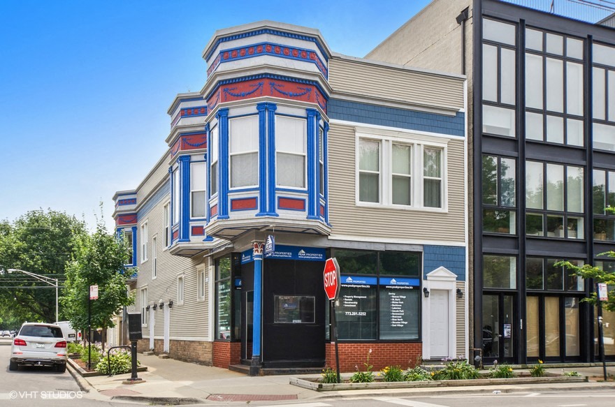 2201 W Roscoe St Rentals Chicago Il Rentcafe