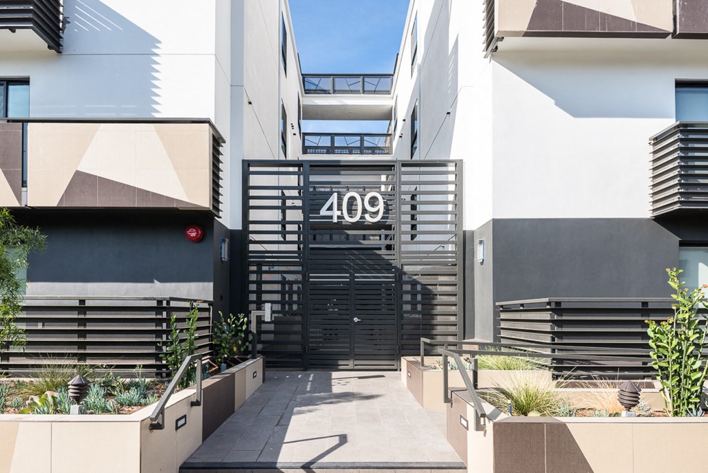 Front Entrance of Hayworth Hyde by Wiseman