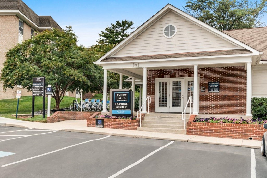 the building in which the hotel is located