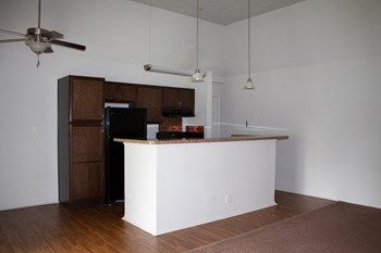 280 Shamrock Court 1-3 Beds Apartment, Affordable for Rent - Photo Gallery 2