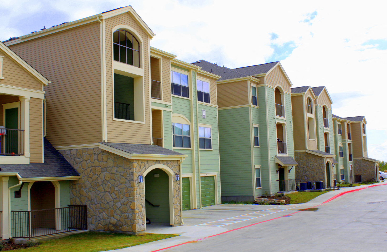 Sutton Oaks Apartments in San Antonio, TX