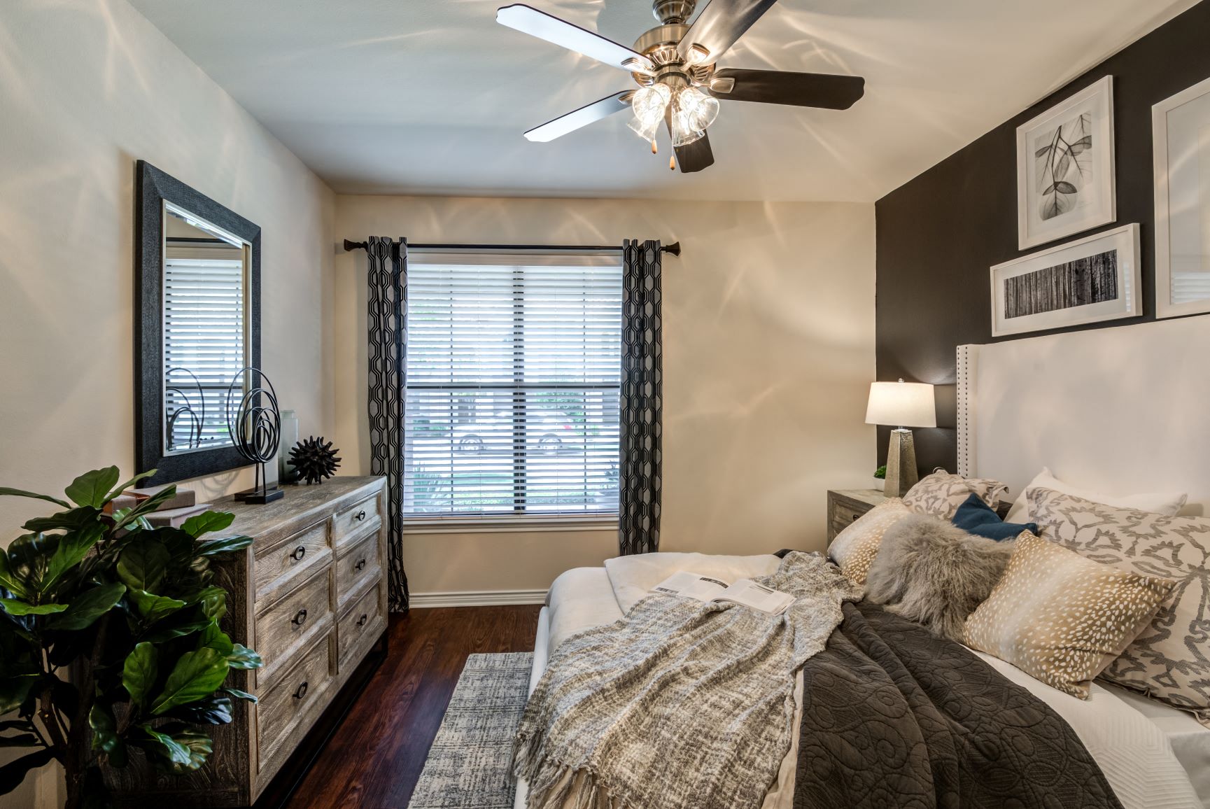 La Villita | Apartments in Irving, TX