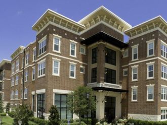 Urban mid rise apartments and town homes  in Las Colinas