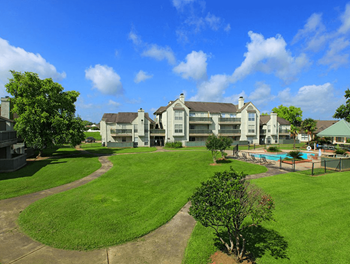 apartment community in Alexandria, LA