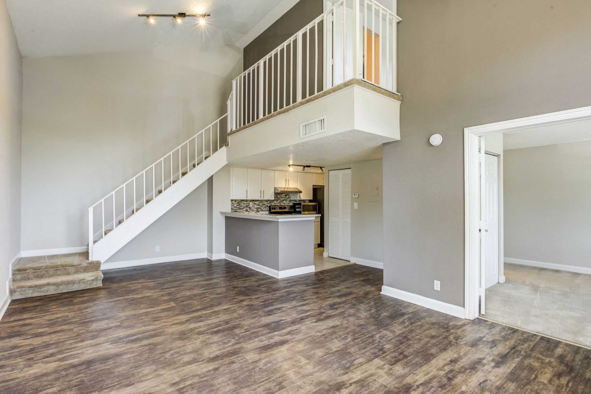 TH Living and Kitchen