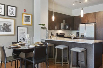 Model Dining and Kitchen Model Dining and Kitchen - Photo Gallery 2