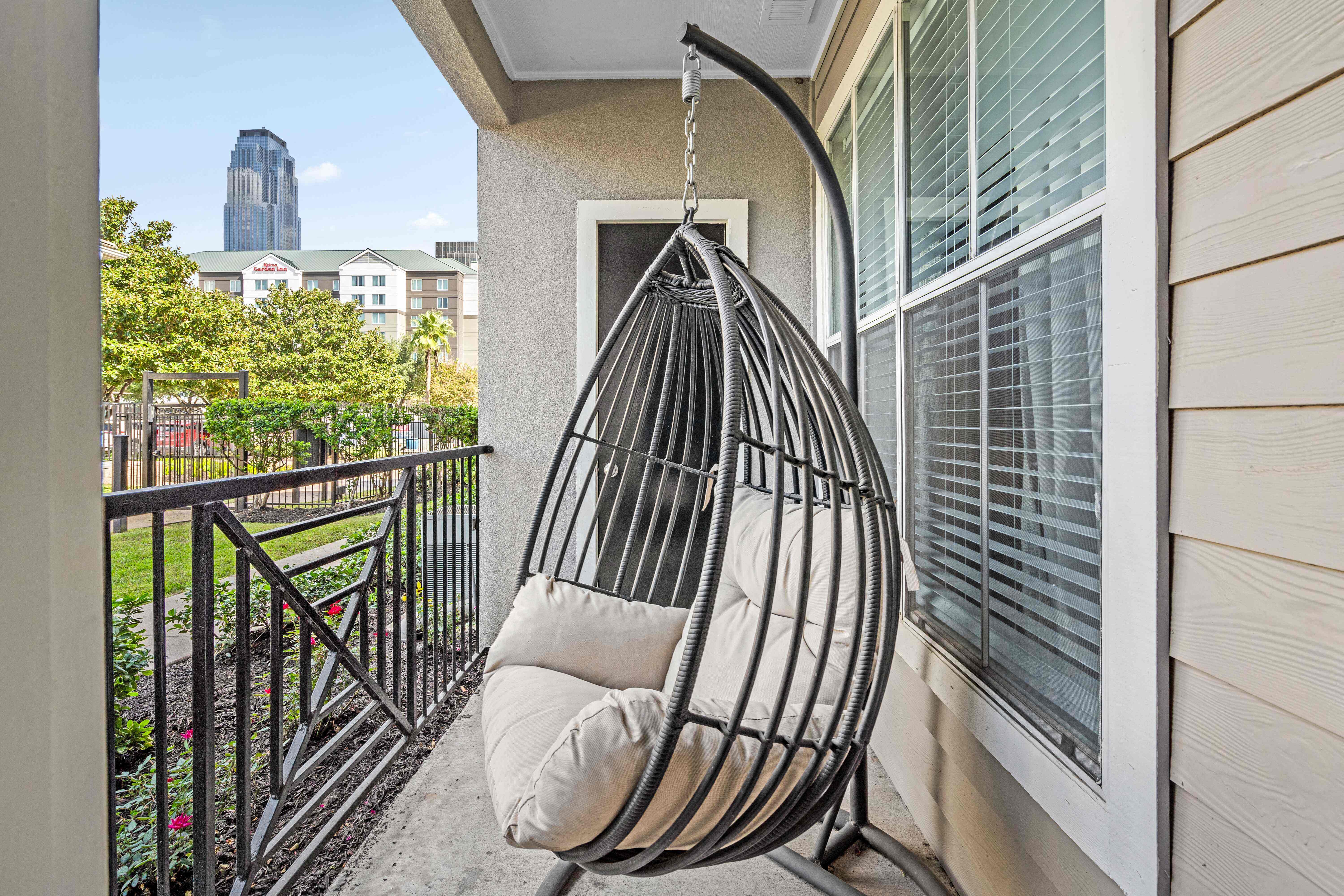 Gables Metropolitan Uptown