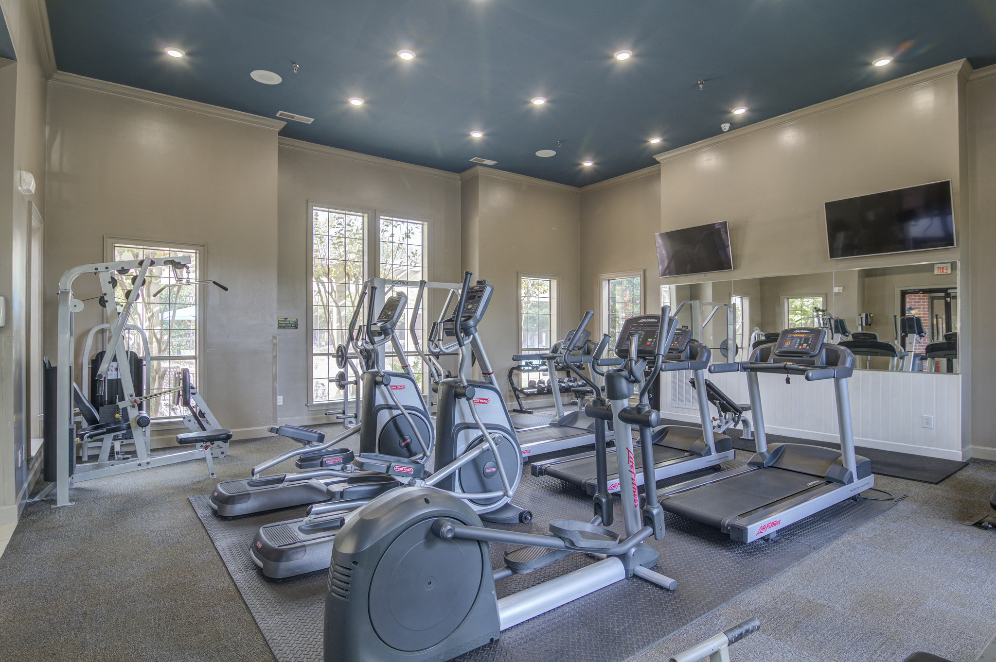the gym at 1861 muleshoe road