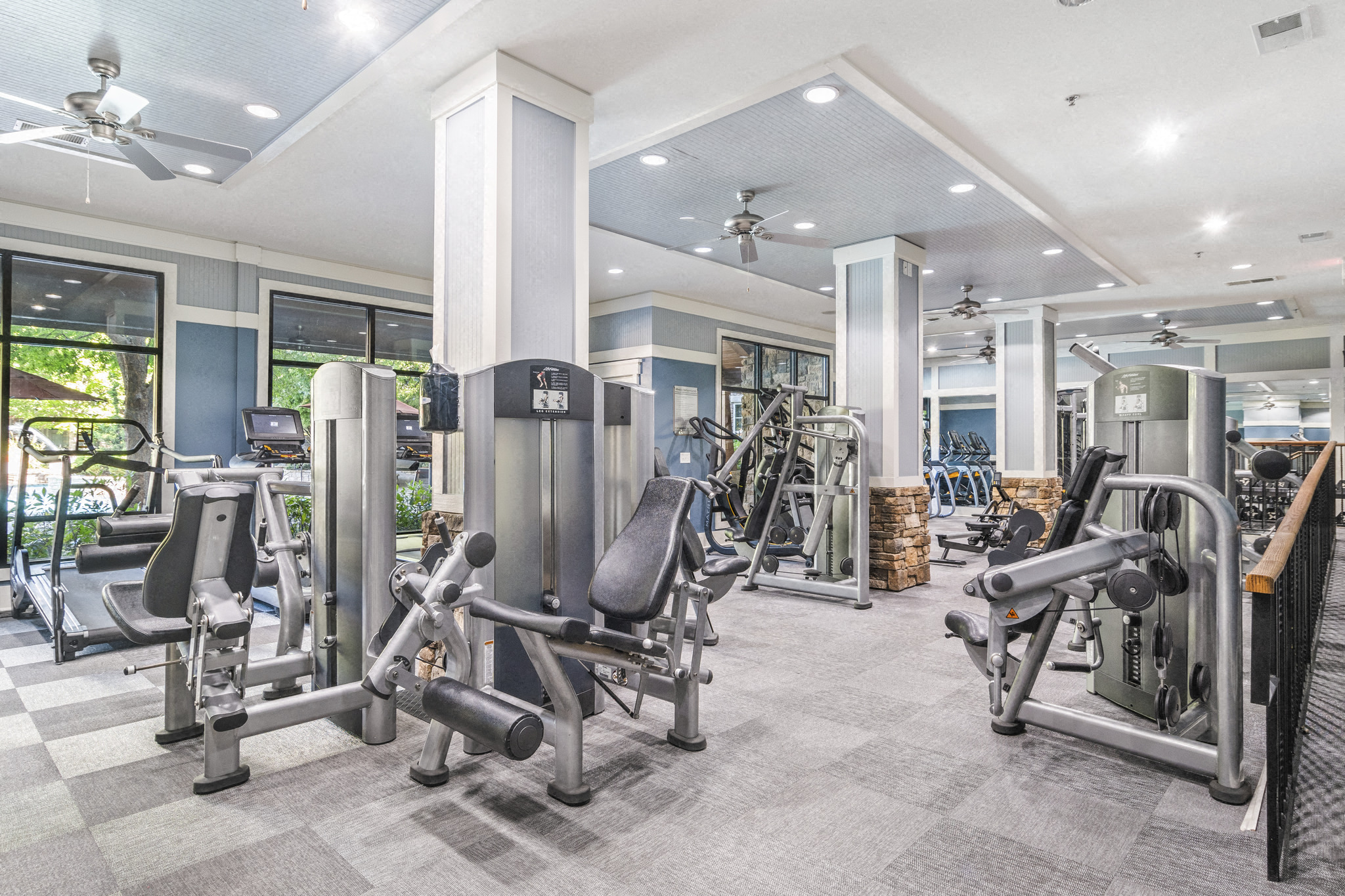 the gym at the estates apartments