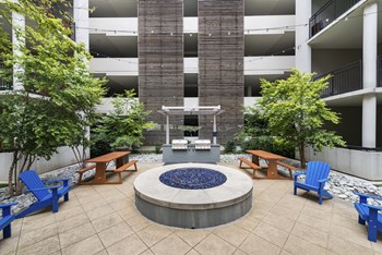 Courtyard and Grills - Photo Gallery 18